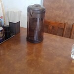 麺カフェ ひまわり - テーブル