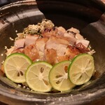 酒井商会 - 自家製高菜漬けとみつせ鶏照り焼きの土鍋ご飯