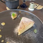 路地裏のメルカド - ホットコーヒー、ガトーバスク