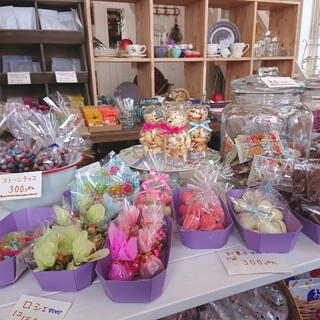 雑貨&カフェ メゾンドット_0