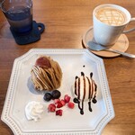サーバルコーヒー - ケーキセット モンブラン 600円
キャラメルラテ ＋100円
