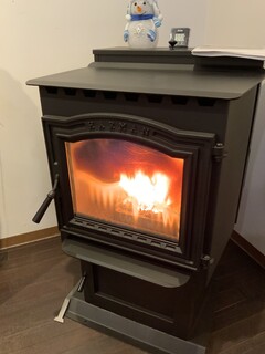 軽井沢焙煎所 - 2020年11月に入ったペレットストーブです！
是非ご来店の際にご覧くださいね！