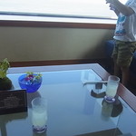 到着後、ロビーでウェルカムドリンクをいただきます