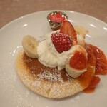 ガスト - 苺とマスカルポーネのパンケーキ