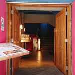 笑笑庵 - 広い店内