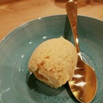 勢麟 - 柚子とヨーグルトのアイス。10時間掻きまわした若い衆に感謝。