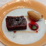 ルマルカッサン ドール - ベルギーチョコレートのグルテンフリー　ガトーショコラ　アイスクリーム添え