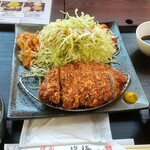 焼肉 食肉卸し直営店 塩梅アンバイ - とんかつランチ