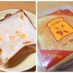Buranje Asanoya - THE TOAST チーズ (2枚入り)   410円
                        トーストするとチーズのいい匂いが食欲をそそる。
                        厚さもそこそこあって美味しい
