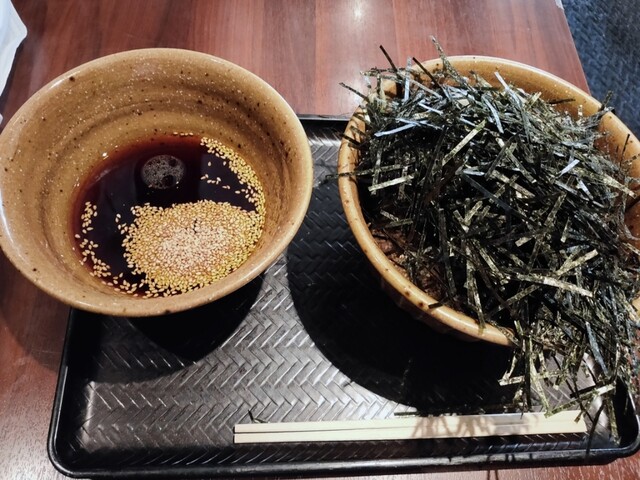 なぜ蕎麦にラー油を入れるのか 西武新宿店 西武新宿 そば 食べログ