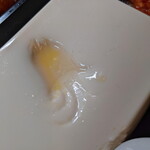 学大酒場エビス参 - 弁当についてくるタコさんウインナー♪ 豆腐にめり込んでますｗ