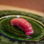 うを徳 - 【鮓（すし）】、陸州鹽釜（むつしほがま）の"鮪（しび）"、肥肉（ちゆうあぶ）