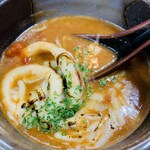 麺屋 しばた - 真イカとトマトの焦がしチーズつけ麺 950円