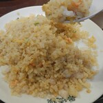 景徳鎮 - ”海鮮チャーハン"、ご飯はパラパラです。意外に優しい味付けで、ホタテやエビなどの具材の旨みを感じます。