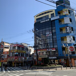 王道 - 阪急上新庄駅前のビル４階にあります。