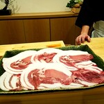 勢麟 - 猟師仲間さんが仕留めた猪。こんな猪、初めましてm(__)m