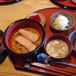 玄米食堂 楽土館 - カレーの上にのっているのは、大豆ミートのハムです。