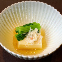 銀座 蟹みつ - ＊先附
                      ズワイガニのほぐし身を乗せた柚子豆腐