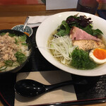 Shukou Kan - 塩ラーメン¥750鶏めし¥200