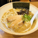 豚蔵 - 豚骨醤油らーめん（細麺）