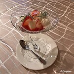 プチレストラン ブーケ・ド・フランス - ｲﾁｺﾞ､ﾌﾞﾗﾏﾝｼﾞｪ､ﾏｽｶﾙﾎﾟｰﾈのｱｲｽｸﾘｰﾑ