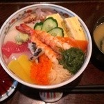 Sushidaitora - 海鮮丼（800円）