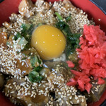 豚ホルモン丼 るなてぃっく - 料理写真: