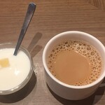 タンドール料理ひつじや - ヨーグルトとチャイ