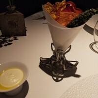 レフェルヴェソンス - 野菜チップス。豆乳スプレッドをつけて頂きます。