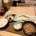 Donabe Dakigohan Nakayoshi - 鰤の柚塩焼き定食