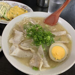 長浜ラーメンとん吉 - チャーシュー麺♪