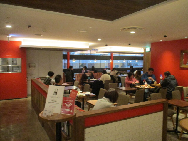 横浜駅西口ロータリーを望めるカフェは のんびり長居するのにもってこいのお店 By 姫ちん ドロップコーヒー Drop Coffee 横浜 カフェ 食べログ