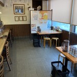 大輪 - カウンター席とテーブル席もパーティション設置