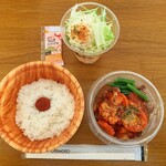 グリルキッチン カンプス  - ポークソテー弁当（ゴロゴロ野菜の完熟トマトソース・ライス大盛り）…税込780円