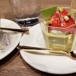 GRANDMIRAGE WHOLE NOTE CAFE - コーヒーとピスタチオのプリン