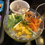 Werubii Maike - 野菜サラダに納豆に焼き海苔。