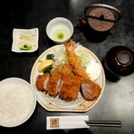 とんかつ 勝 - ”特選厚切りロース定食海老フライ付き”のTopView、カキフライも１個も追加しました。