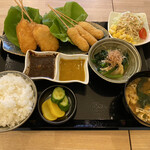 Karekushikatsuhappi - 串かつ定食