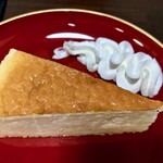 器の実カフェ - 輪島塗りの器でいただくチーズケーキ