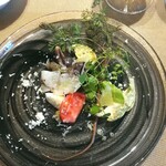 La Brianza - とり貝和歌山県産お野菜ケイパーのペーストヨーグルトペースト赤玉ねぎのソースなど添え。とり貝やわらかとてもおいしい♡ ペーストやソースもどれもおいしくお野菜の味わいが濃いこと濃いこと