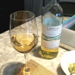 La Brianza - この日のお料理に合わせて選んで下さったワインサレントビアンコ。程よくフルーティーでおいしい