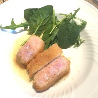 La Brianza - 岩中ポークコトレッタセージバターソース。岩中ポーク久しぶり、脂の甘みお肉ジューシーとてもおいしい♡