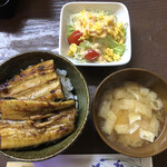 居喰処 光 - 2021/01/26
      本日の日替り うな丼 500円