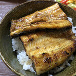 居喰処 光 - 2021/01/26
      本日の日替り うな丼 500円