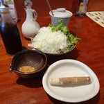 和心とんかつ　あんず - ゴマをすってソースに合わせたものを使います