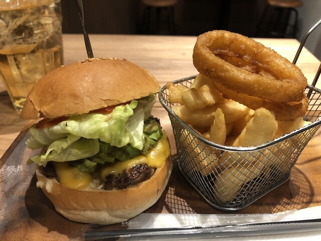 単品では満腹ならず By Nee8 ジューザバーガー 東銀座店 Ju The Burger 東銀座 ハンバーガー 食べログ