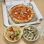 Pizzeria Alto Palazzo - ピッツァ:マリナーラフンギ(¥1,250) パスタ:しらす、ほうれん草、トマトのオイル(¥1,250) 小鰯のフリット(¥400)