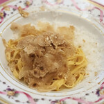 ペレグリーノ - 【パスタ料理】手打ちパスタ　"タリオリーニ"　ピエモンテ　アルバの白トリュフと共にシンプルな仕立てで