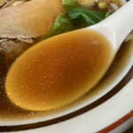 ともべ食堂 - ラーメンのスープ