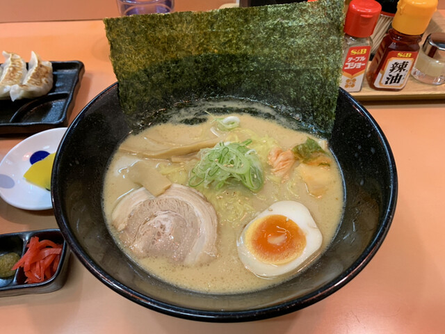 とんこつラーメンの穂月 磯鶏 ラーメン 食べログ